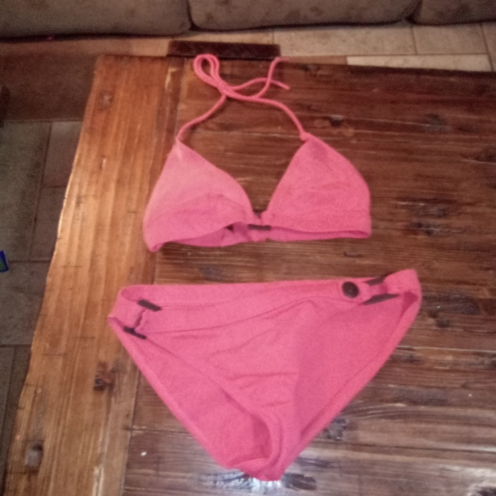 Bikini - Picture 2 of 2